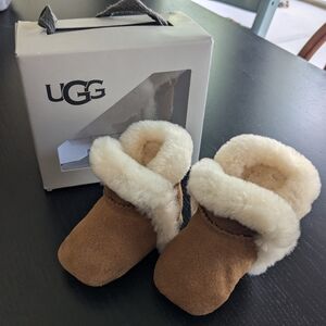 Ugg baby lassen booties 0/1